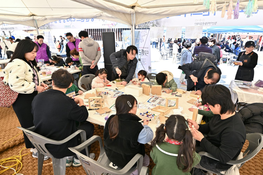 260325(수)사진자료(정선동강할미꽃 축제 3월 27일 개막_2025년 참고사진) (4).jpg