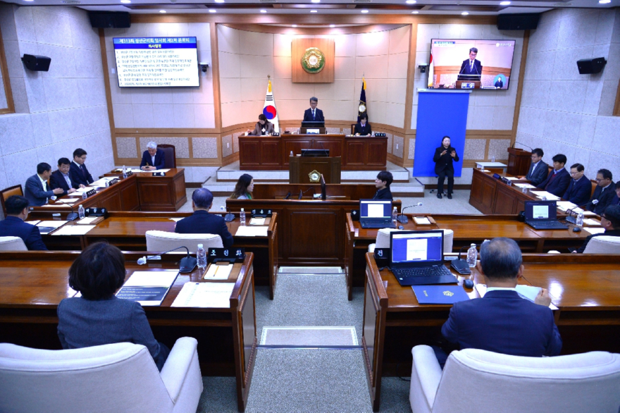 정선군의회 사진.jpg