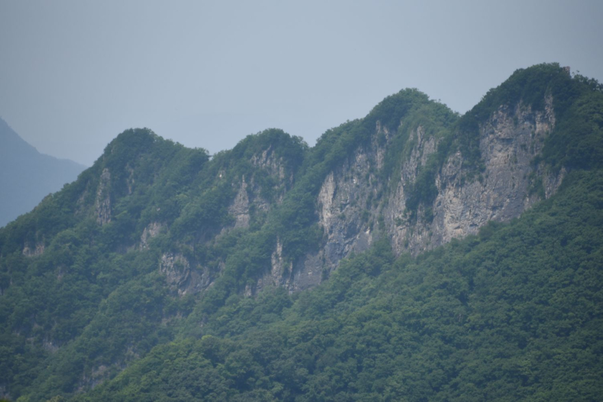 1. DSC_5408 1시 34분 곰봉에서 본 닭이봉 30%.JPG