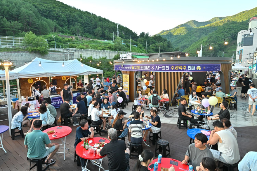 260727(월)사진자료(정선 사북시장, 야간 관광콘텐츠「사북한(寒)밤-별빛야행」야시장 개장) (1) (1).jpg