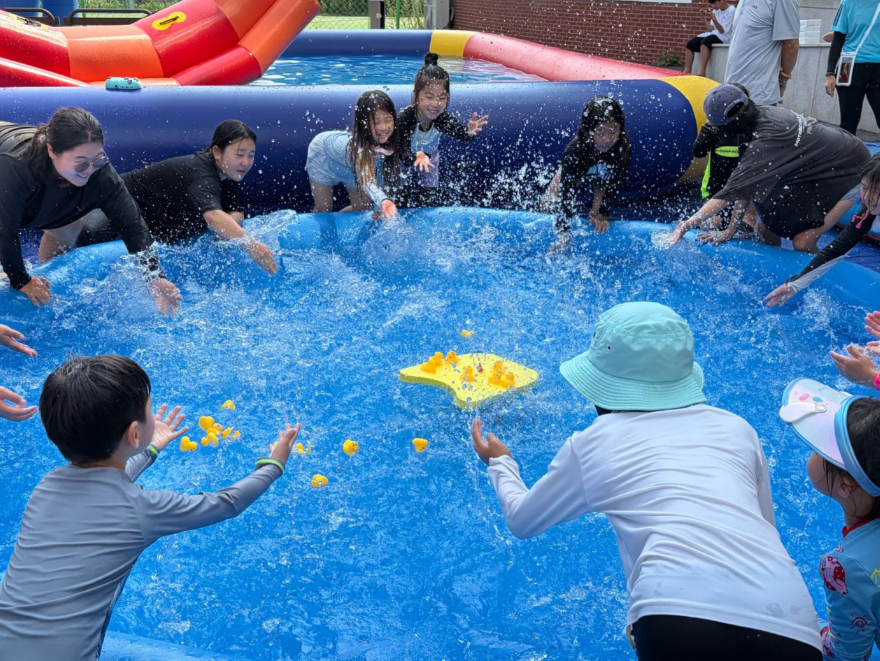 260805(수)사진자료(신동청소년·아동장학복지센터, ‘2026년 지역연계활동 워터밤!’ 축제 성황리 마무리) (1).jpg