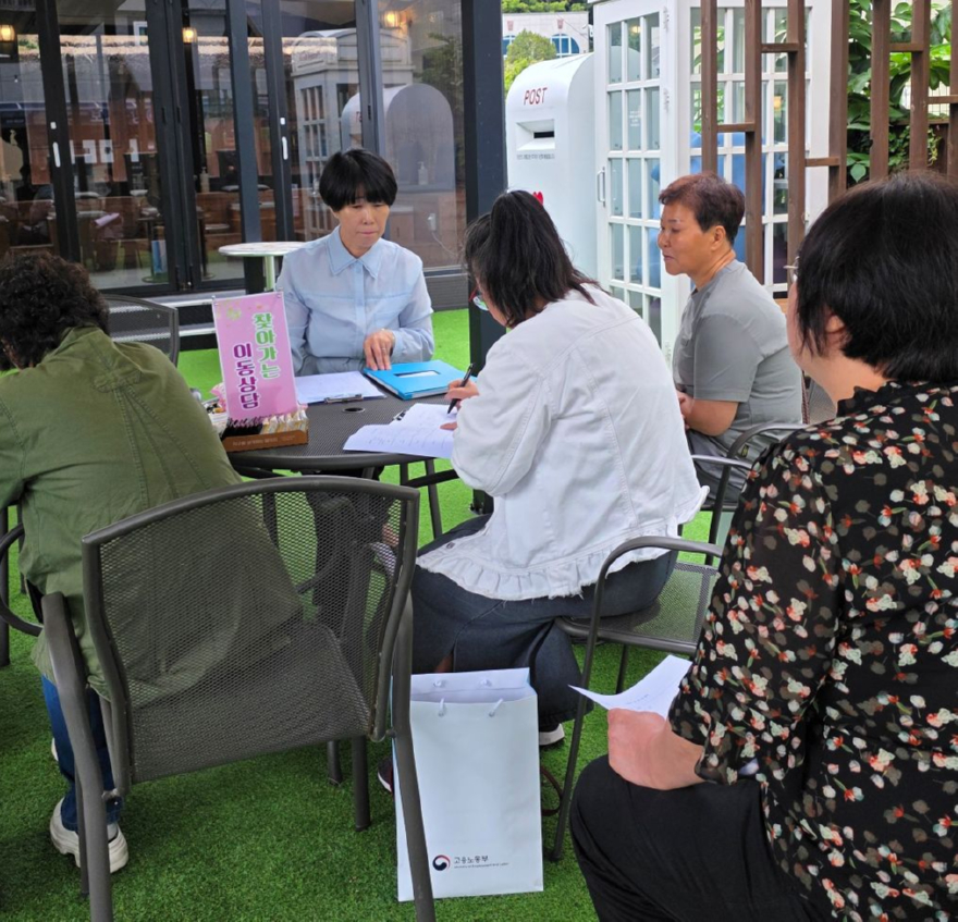 260909(수)사진자료(정선군, 여성 일자리 활성화를 위한 ‘구인·구직 만남의 날’ 개최) (2).jpg
