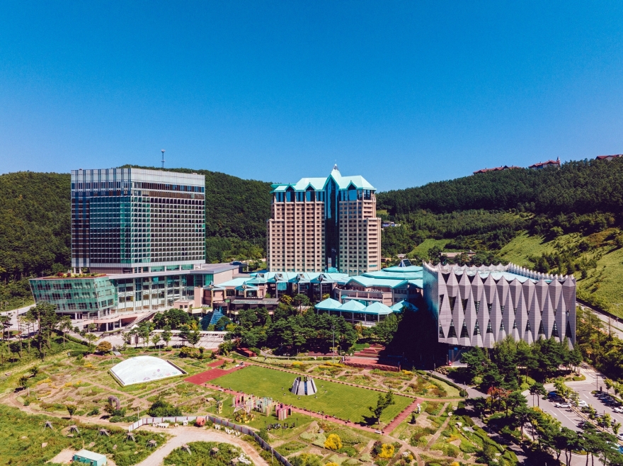 1천만 명은 찾은 정선… 열에 일곱은 강원랜드로 향했다