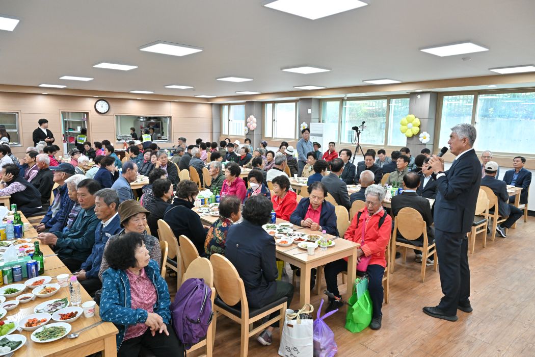 정성 담은 한 끼에 이웃의 정…남면 어르신 300명 한자리
