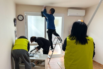 문풍지 붙이고 커튼 달고…이웃집 겨울바람 막았다