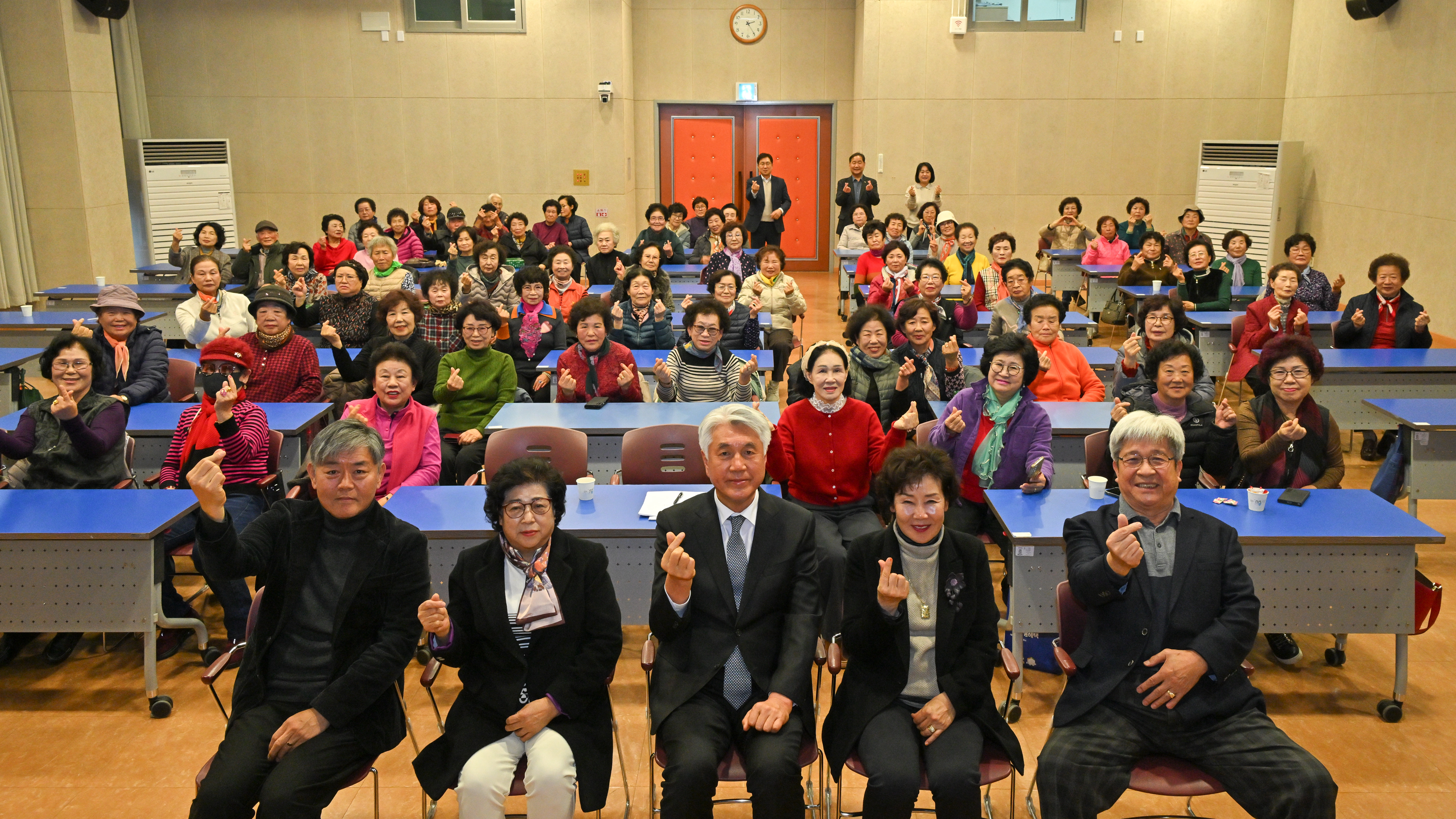 지역 어르신 건강과 배움 지원 위한 경로대학 종강식 개최