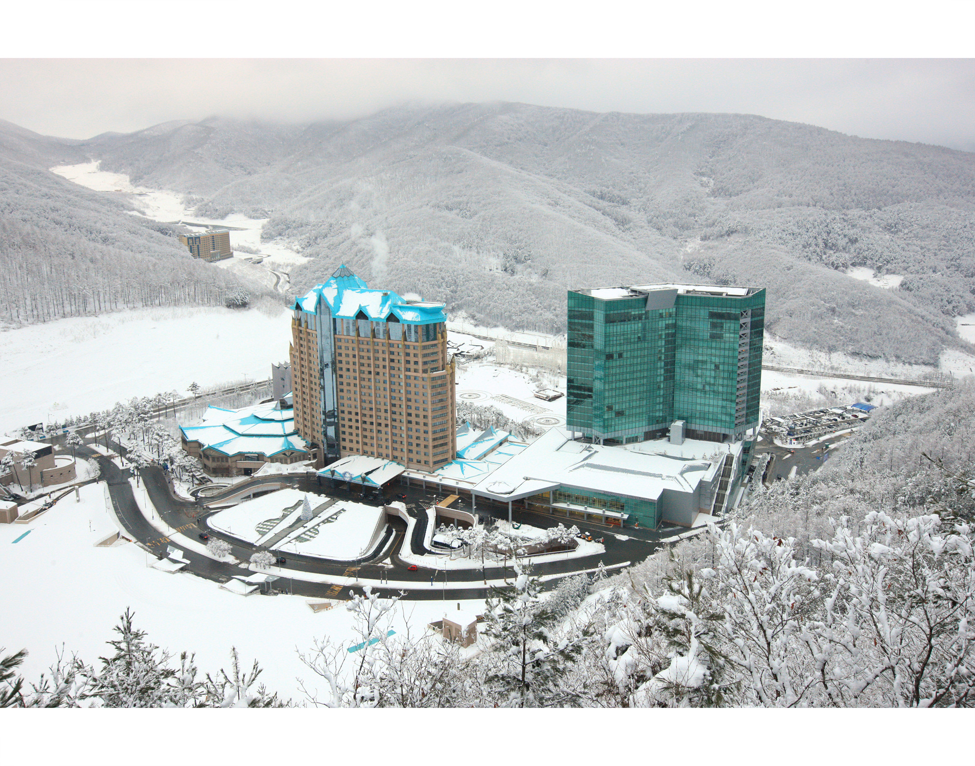 강원랜드, 14년 묶인 콤프 한도 상향  - 소상공인 숨통 틔워