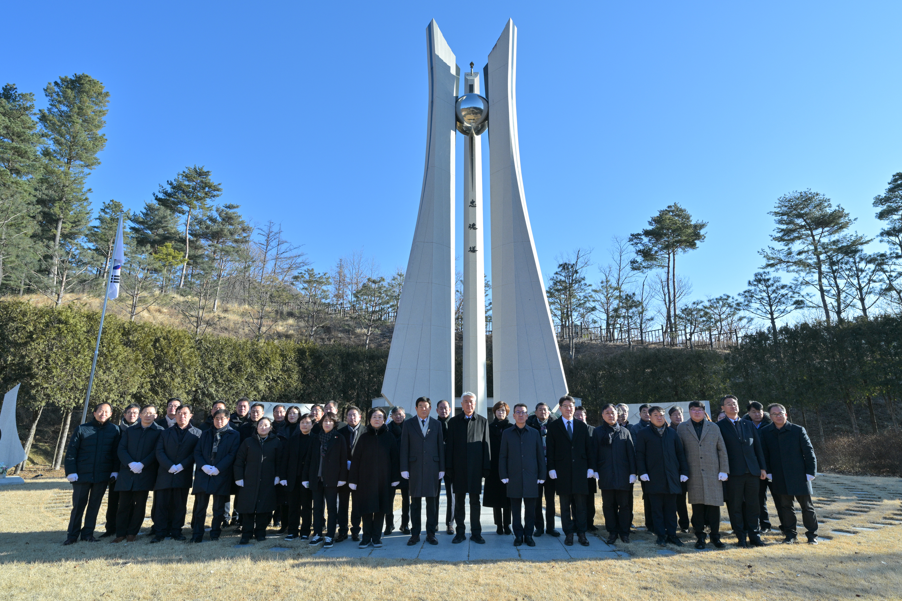 2026년 새해 충혼탑 참배 통해 군민 안녕 기원